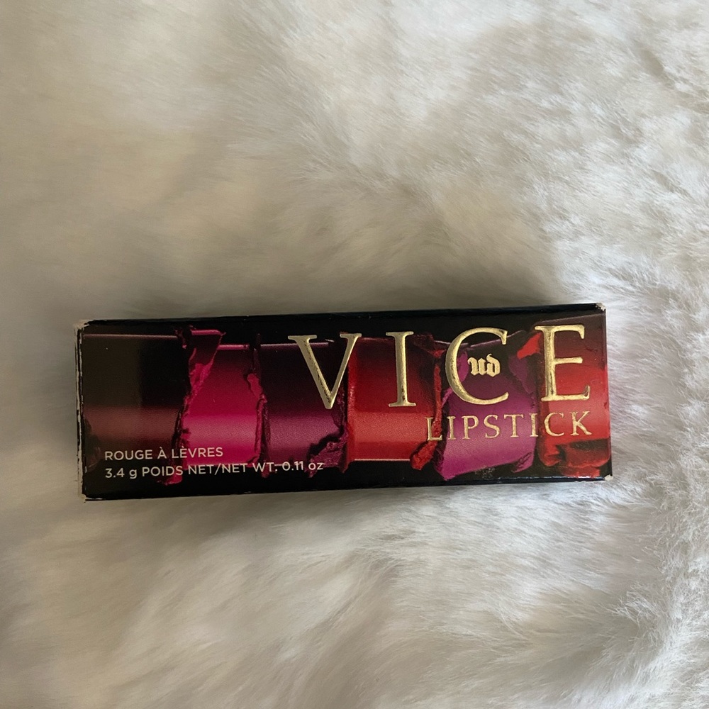 URBAN DECAY LIPSTICK